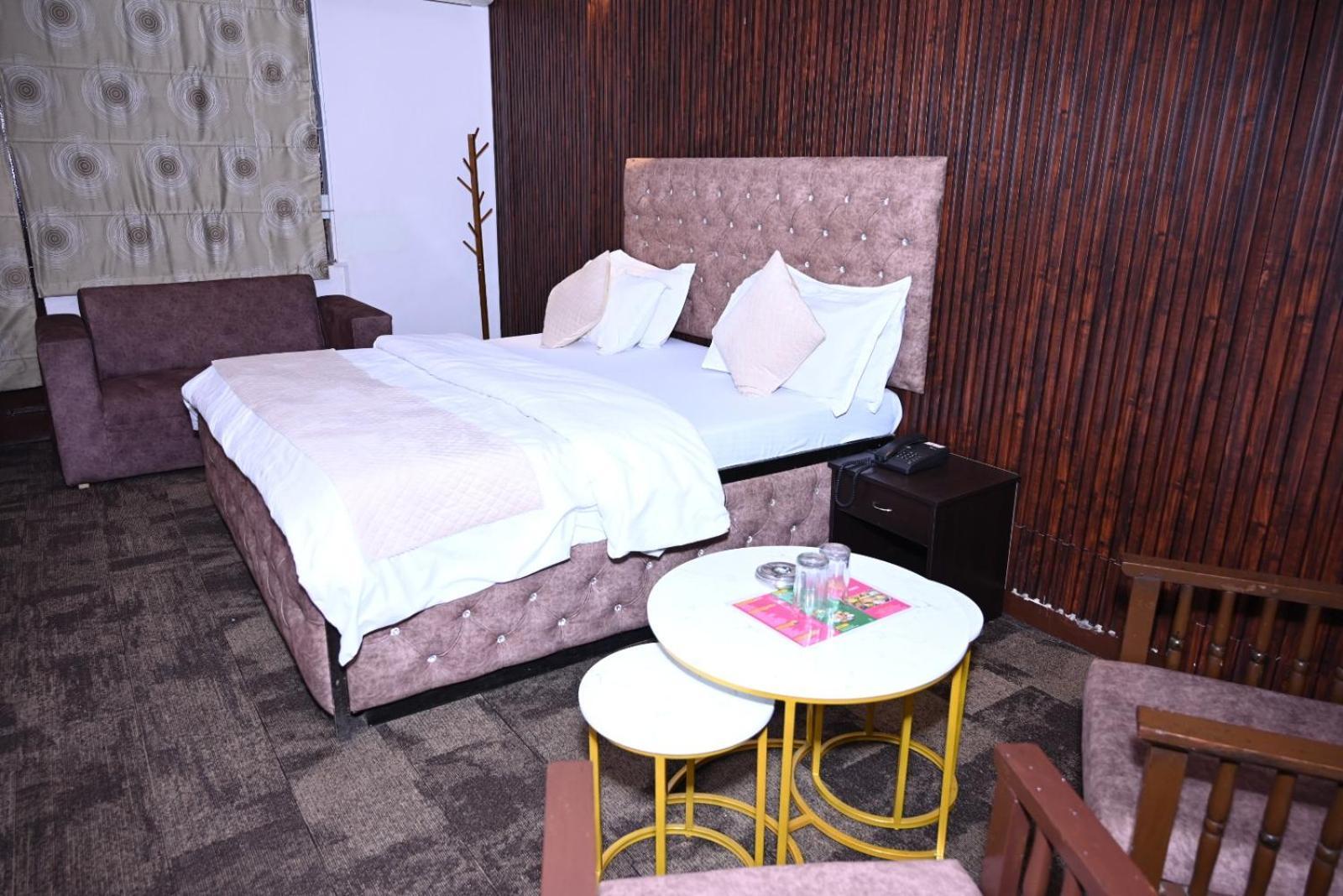 Hotel Kuber Rai ภายนอก รูปภาพ
