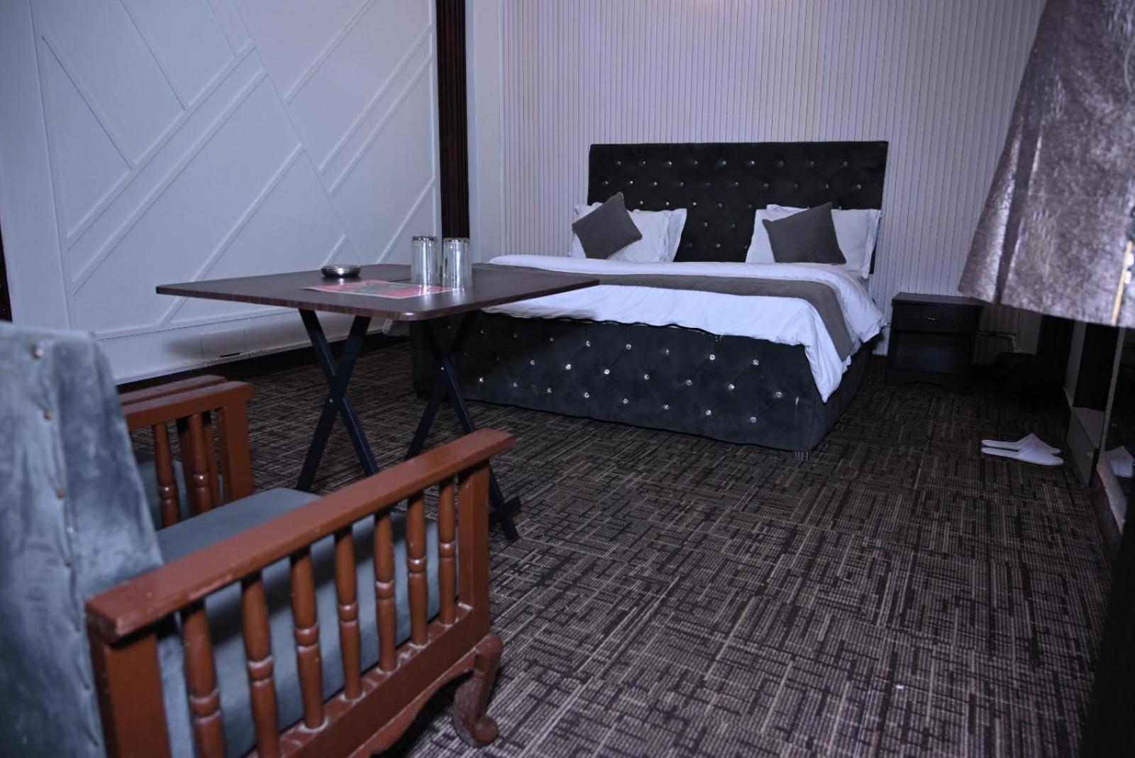 Hotel Kuber Rai ภายนอก รูปภาพ